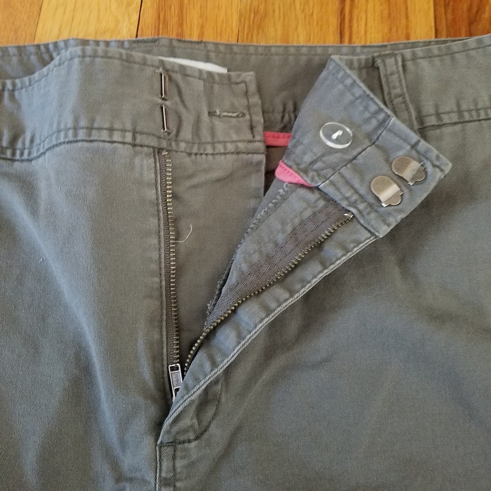 Green Cargo Skirt - Picture 3 of 7